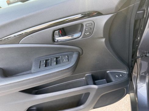 Used 2021 Honda Pilot Touring image 32