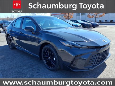 Used 2026 Toyota Camry SE image 1