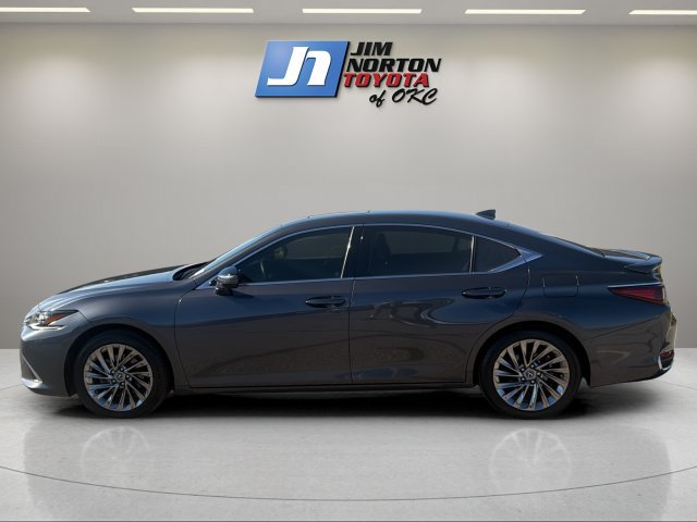 Used 2024 Lexus ES 300h Ultra Luxury w/ Accessory Package (Z2) FWD image 8