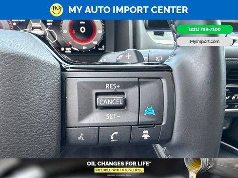 Used 2025 Nissan Rogue Platinum w/ Platinum Premium Package FWD image 16