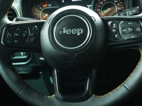 Used 2024 Jeep Wrangler Unlimited Sport AWD/4WD image 17