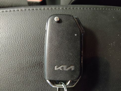 Used 2022 Kia Soul LX FWD image 32