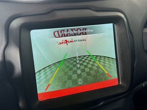 Used 2022 Jeep Renegade Latitude image 17