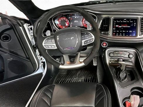 Used 2023 Dodge Challenger SRT Hellcat image 8