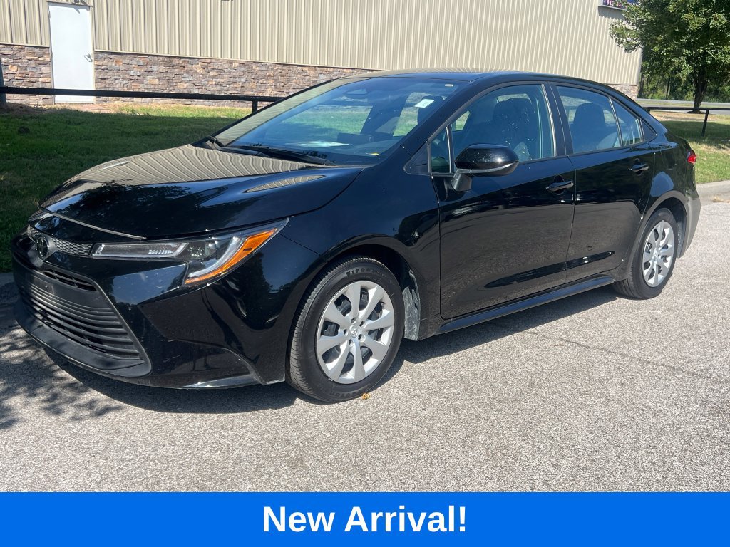 Used 2026 Toyota Corolla LE FWD image 1