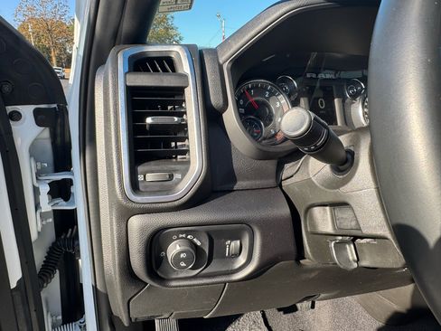 Used 2024 RAM 3500 Big Horn image 23