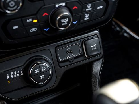 Used 2021 Jeep Renegade Trailhawk image 37