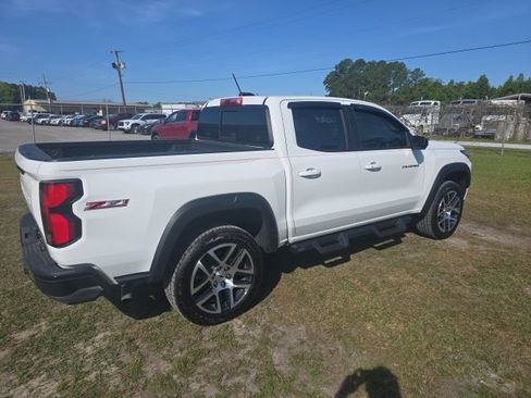 Used 2024 Chevrolet Colorado Z71 w/ Z71 Convenience Package 2 AWD/4WD image 7