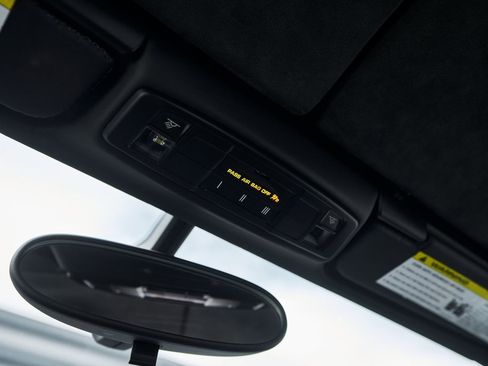 Used 2015 Porsche 918 Spyder w/Weissach Package image 87