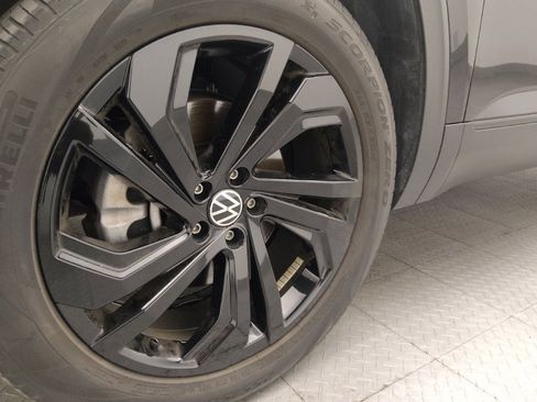 Used 2023 Volkswagen Atlas SE w/ Black Wheel Package FWD image 31