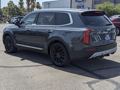 Used 2022 Kia Telluride SX w/ Towing Package FWD image 4