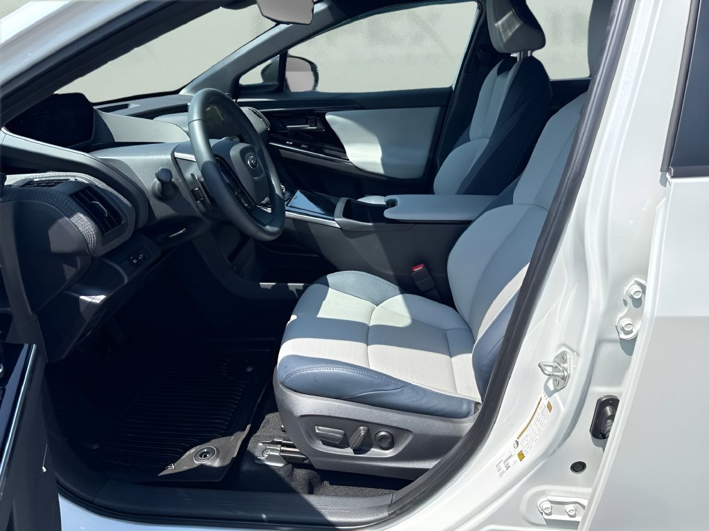 Used 2023 Subaru Solterra AWD image 9