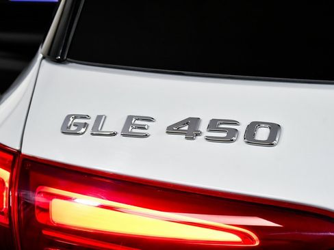 Used 2024 Mercedes-Benz GLE 450 4MATIC image 96