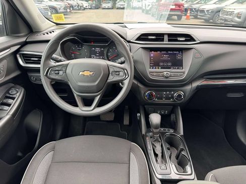 Used 2023 Chevrolet TrailBlazer LT AWD/4WD image 19