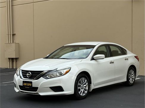 Used 2017 Nissan Altima 2.5 S w/ Power Driver Seat Package FWD image 3