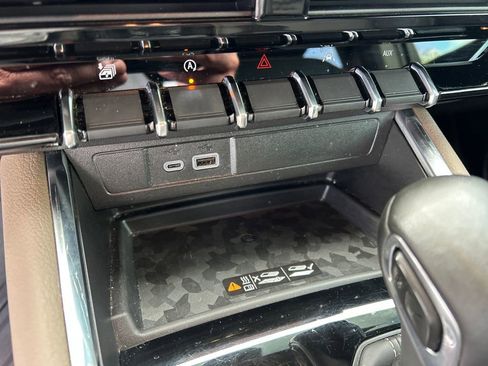 Certified 2025 GMC Canyon Denali AWD/4WD image 25