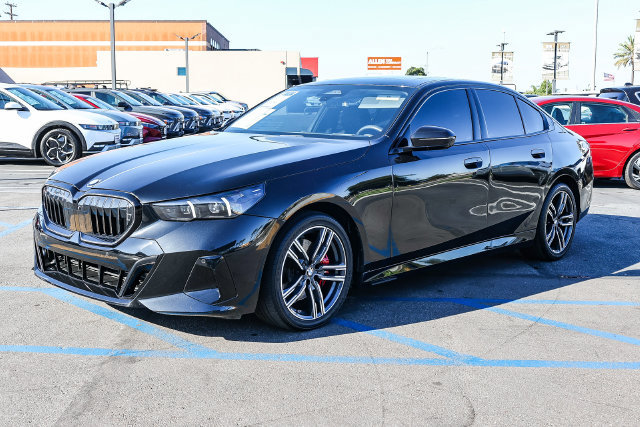 Used 2024 BMW 530i w/ M Sport Package RWD image 3