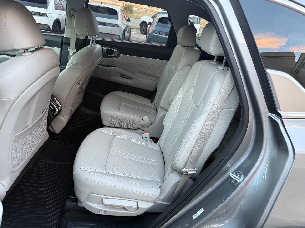 Used 2023 Kia Sorento SX Prestige AWD/4WD image 4