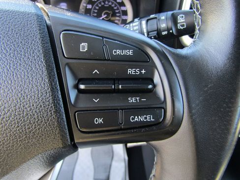 Used 2021 Hyundai Venue SEL image 18