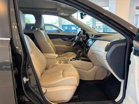 Used 2017 Nissan Rogue SL w/ SL Premium Package AWD/4WD image 23