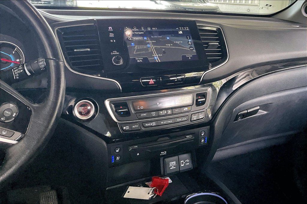 Used 2022 Honda Pilot Touring image 10