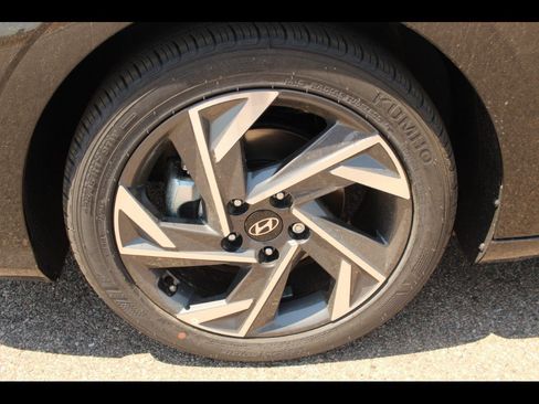 New 2025 Hyundai Elantra Sport w/ Cargo Package image 9