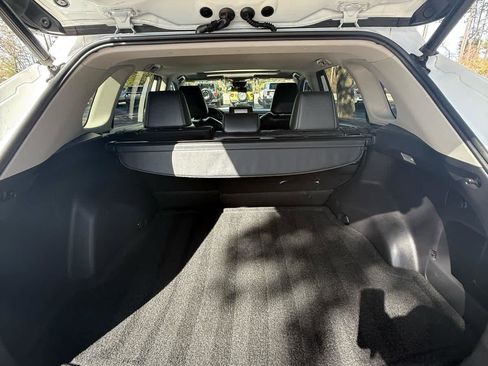 Used 2019 Toyota RAV4 XLE Premium image 17