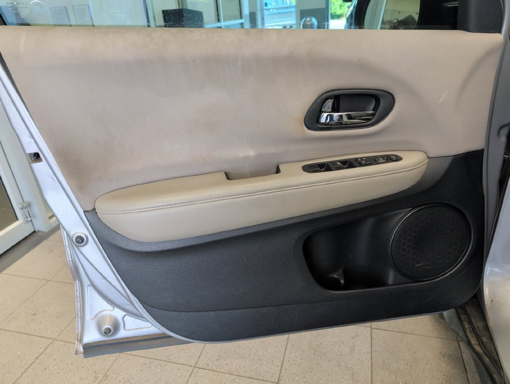 Used 2018 Honda HR-V LX image 11