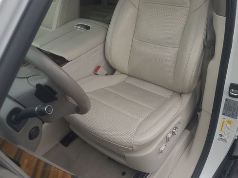 Used 2023 Cadillac Escalade ESV Premium Luxury Platinum w/ Heavy-Duty Trailer Package image 21