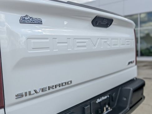 Used 2024 Chevrolet Silverado 1500 ZR2 w/ Technology Package image 10