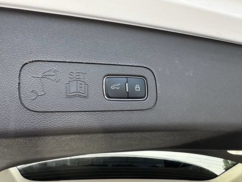 Certified 2023 Lincoln Aviator AWD w/ Premium Package image 46