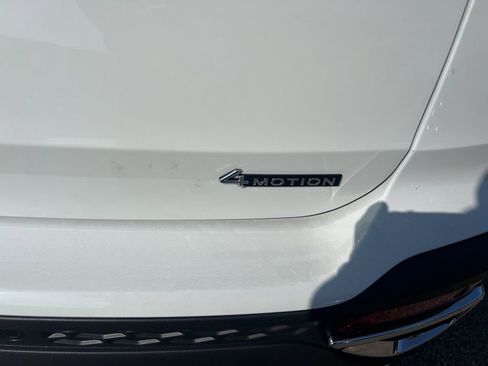 New 2025 Volkswagen Taos SEL image 8