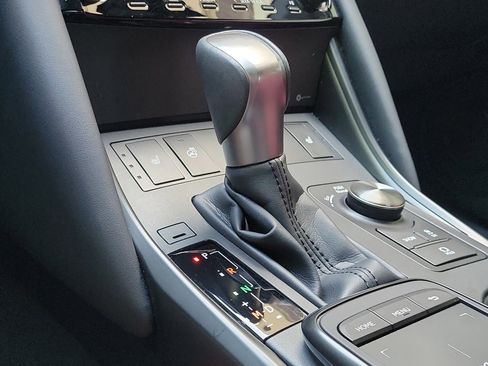 Certified 2025 Lexus IS 350 F Sport RWD image 30