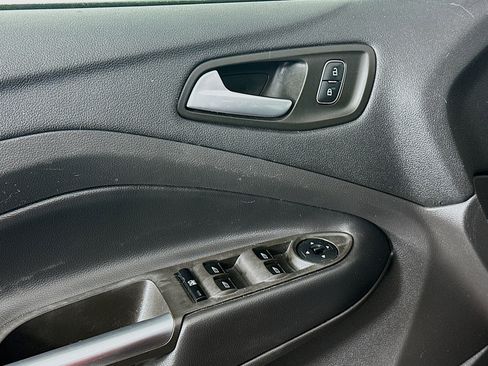 Used 2018 Ford Escape SE FWD image 15