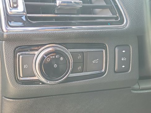 Used 2020 Lincoln Navigator Reserve w/ Equipment Group 208A Reserve image 24