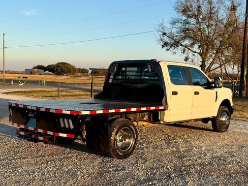 Used 2022 Ford F350 XL w/ Power Equipment Group image 9