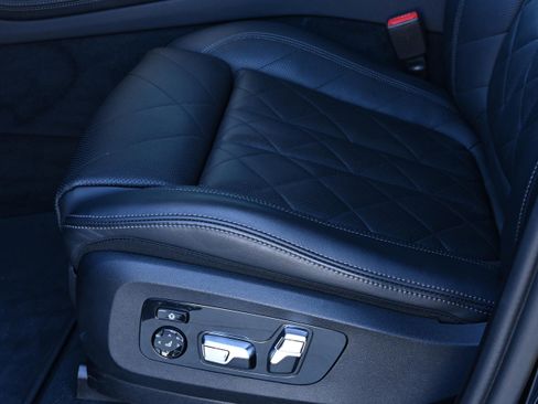 Certified 2024 BMW X7 xDrive40i w/ Executive Package image 29