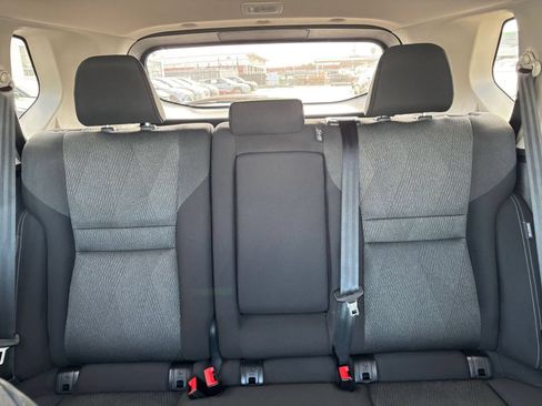 Used 2025 Nissan Rogue SV FWD image 40