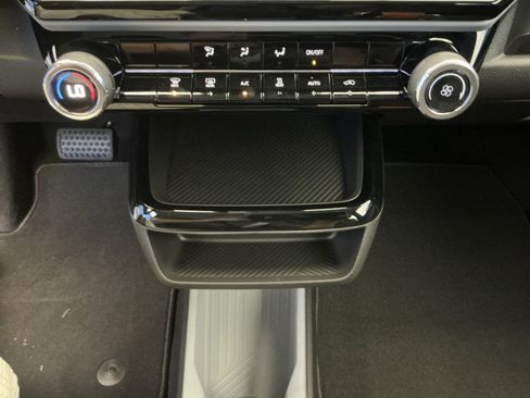 New 2027 Chevrolet Bolt LT FWD image 21