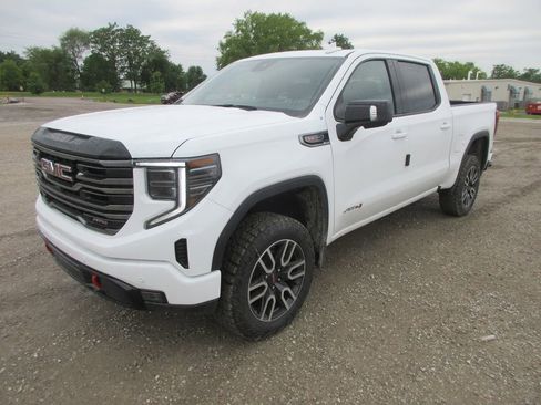 New 2026 GMC Sierra 1500 AT4 w/ AT4 Premium Package AWD/4WD image 11