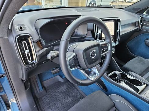 Certified 2023 Volvo C40 P8 Recharge Ultimate w/ Protection Package Premier AWD/4WD image 18