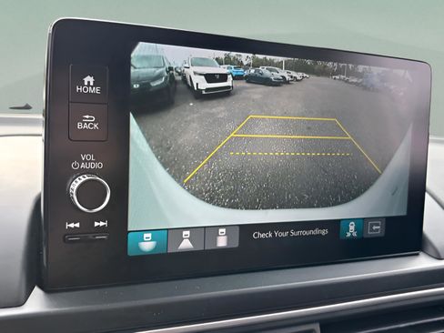 New 2025 Honda Pilot Touring image 26