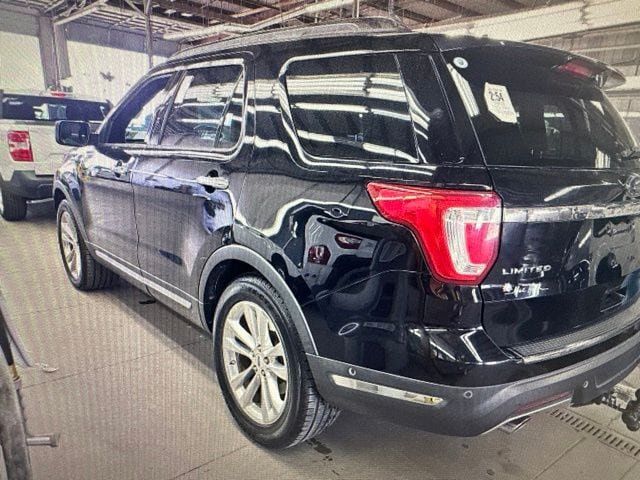 Used 2018 Ford Explorer Limited w/ Equipment Group 301A FWD image 10
