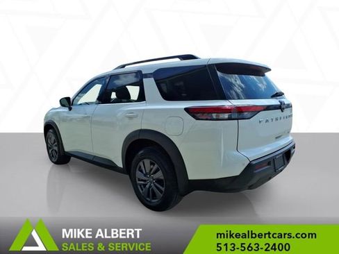 Used 2023 Nissan Pathfinder SV AWD/4WD image 5