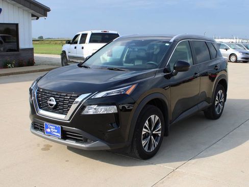 Used 2022 Nissan Rogue SV w/ SV Premium Package image 1