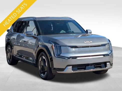 Certified 2024 Kia EV9 Land image 8