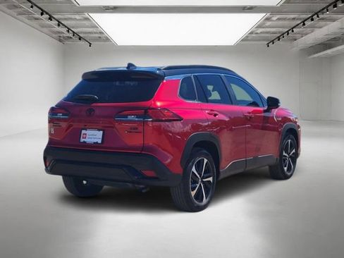 Used 2025 Toyota Corolla Cross AWD Hybrid w/ Convenience Package image 5