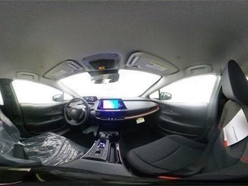 New 2025 Toyota Prius Plug-In Hybrid FWD image 66