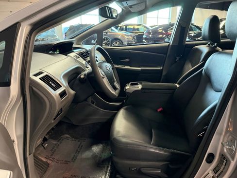 Used 2012 Toyota Prius V Five image 12