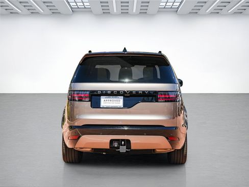 Certified 2025 Land Rover Discovery Dynamic SE AWD/4WD image 7